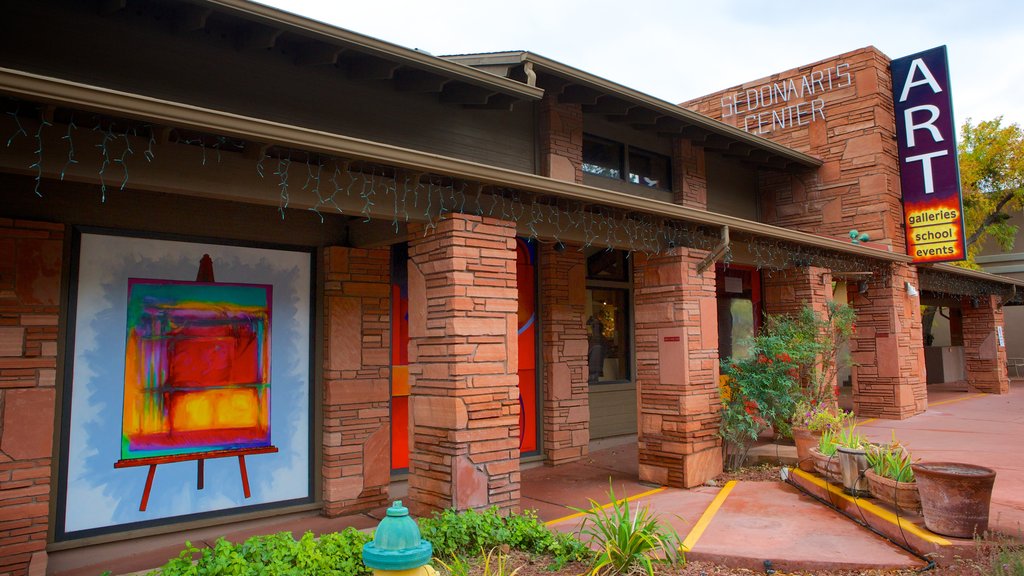 Sedona Art Center featuring signage