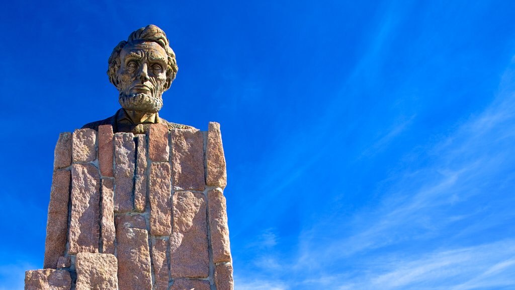 Laramie showing a monument and a memorial