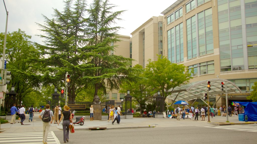 Foggy Bottom que incluye imágenes de calles y una ciudad