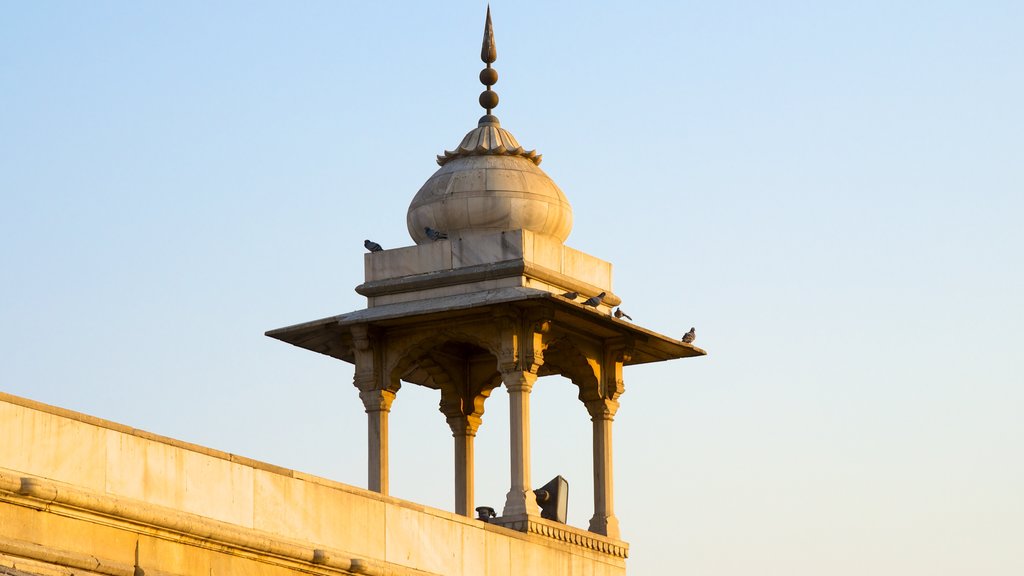 Red Fort which includes heritage architecture and a monument