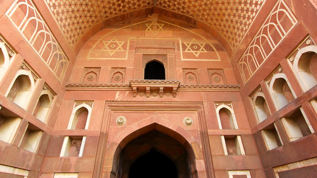 Fortaleza de Agra ofreciendo patrimonio de arquitectura y vistas interiores