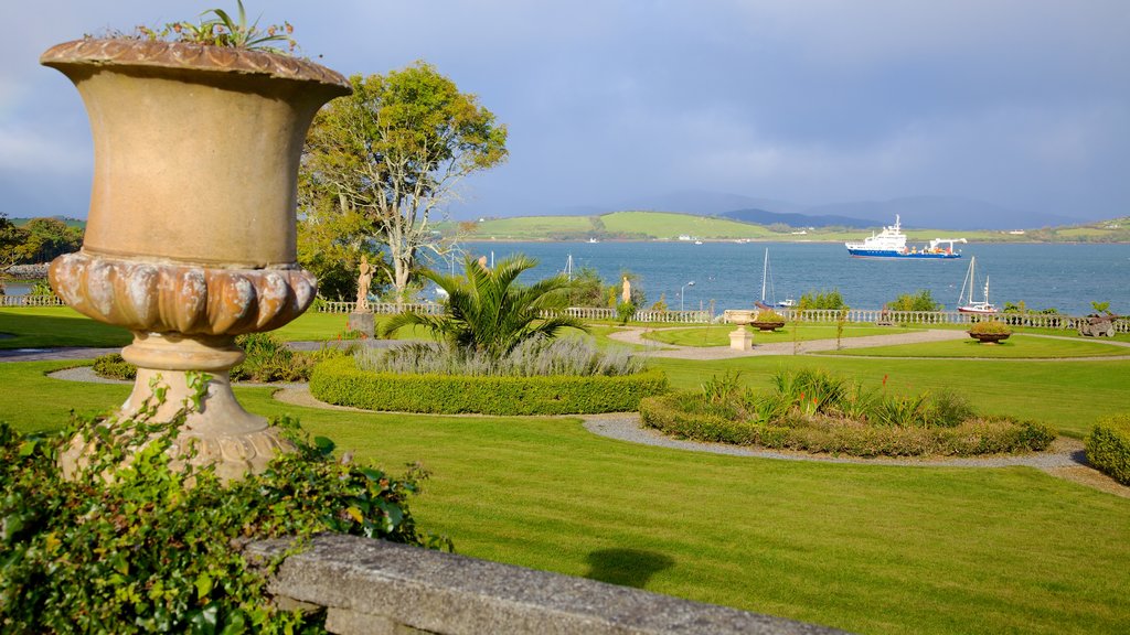 Bantry House showing a garden and a castle