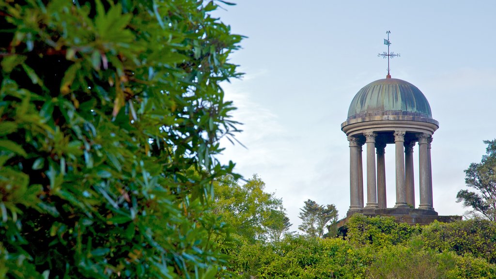 Bantry House and Garden showing heritage elements