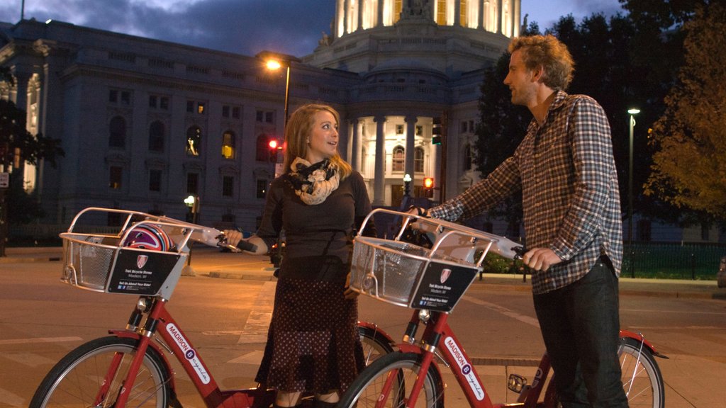 Madison showing cycling, a city and heritage architecture