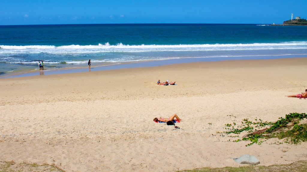 Mooloolaba mostrando una playa de arena y vista panorámica