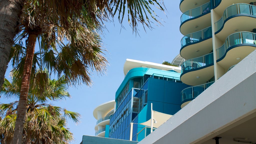 Mooloolaba showing modern architecture and a luxury hotel or resort