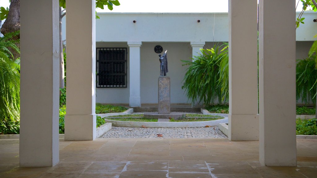 Quinta de San Pedro Alejandrino mostrando un monumento