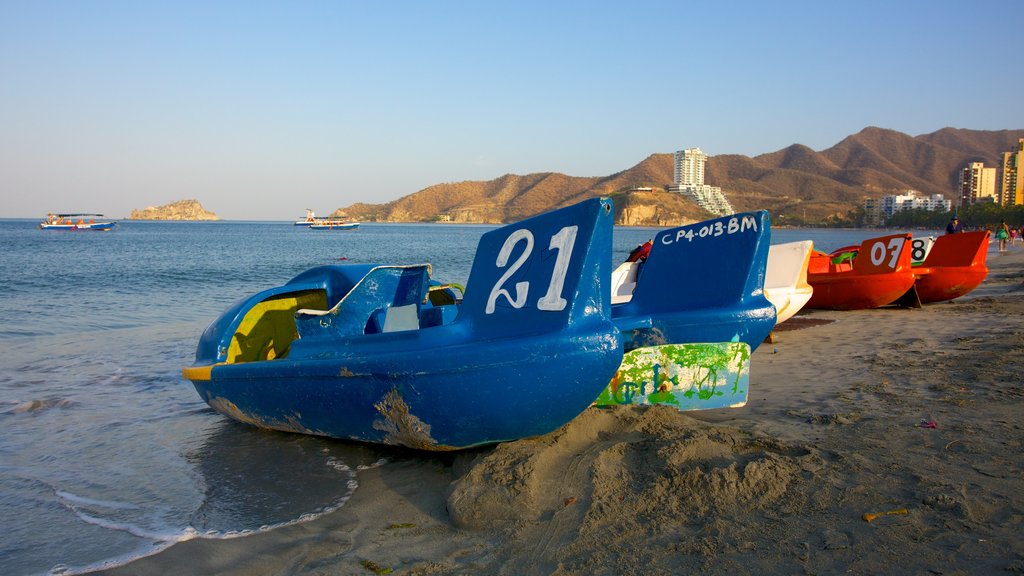 Rodadero Beach showing boating and a beach