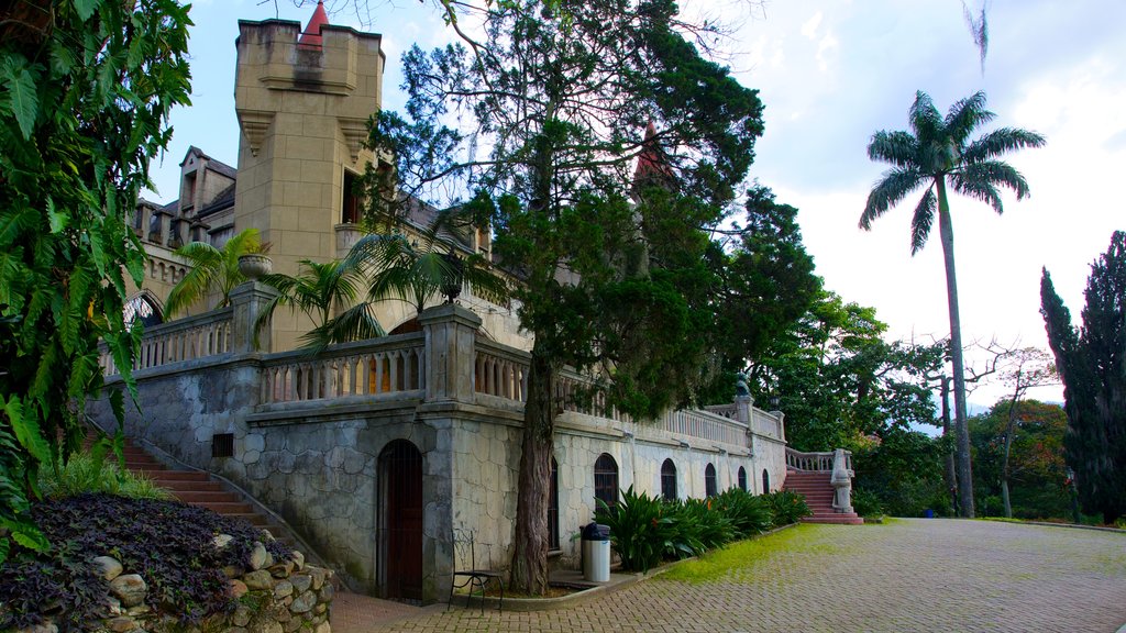 Museo El Castillo joka esittää vanha arkkitehtuuri ja linna tai palatsi