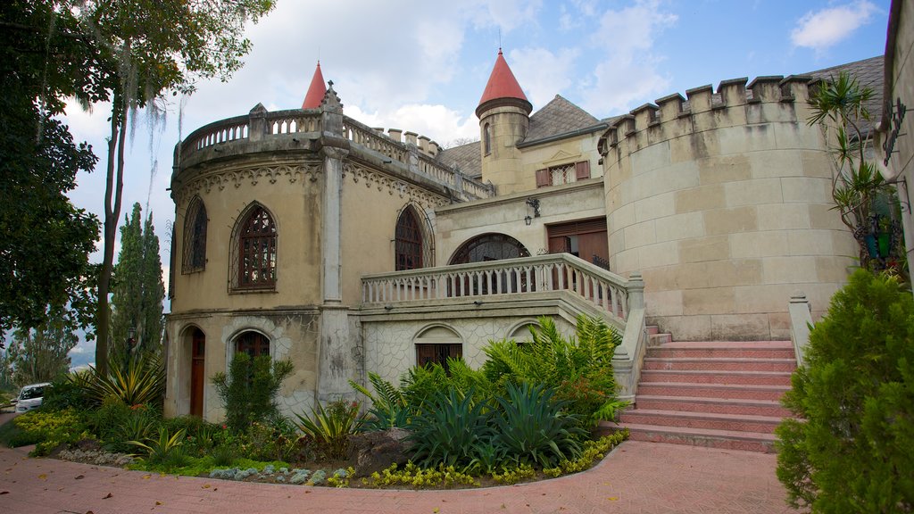 Museo El Castillo ofreciendo un castillo y patrimonio de arquitectura