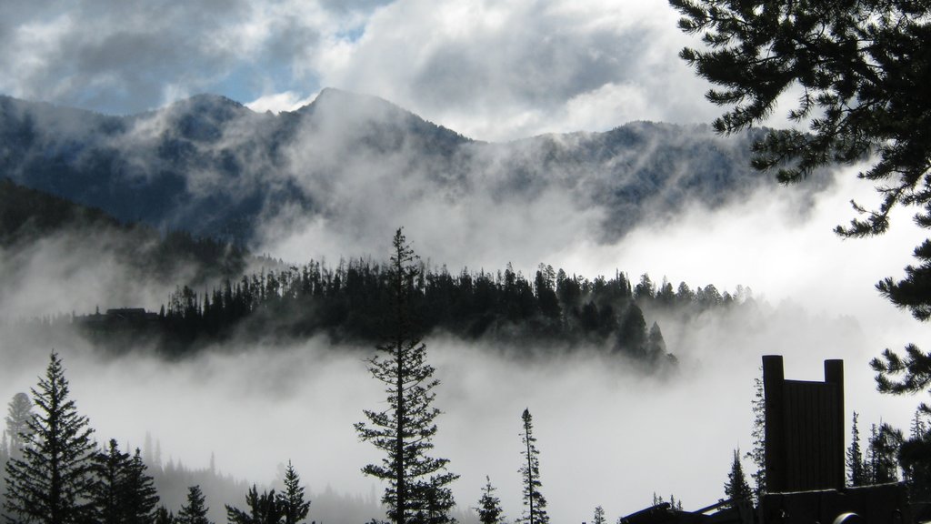 Big Sky Resort showing mountains, mist or fog and landscape views