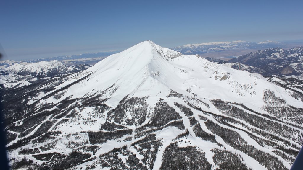 Big Sky Resort showing snow, mountains and landscape views