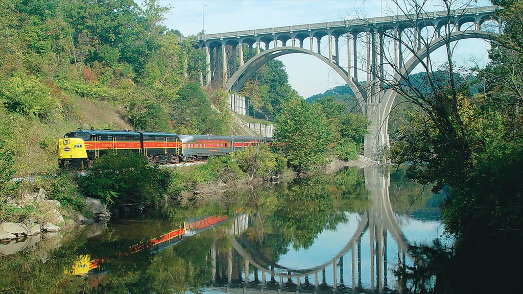 Canton caracterizando cenas tranquilas, itens de ferrovia e uma ponte