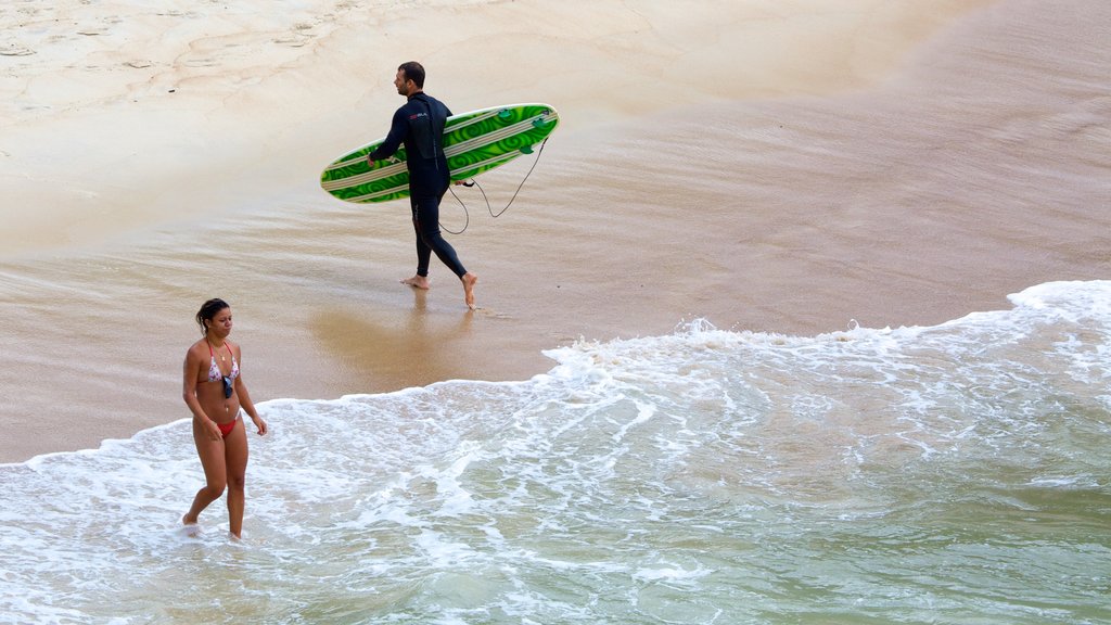 Prainha qui includes plage