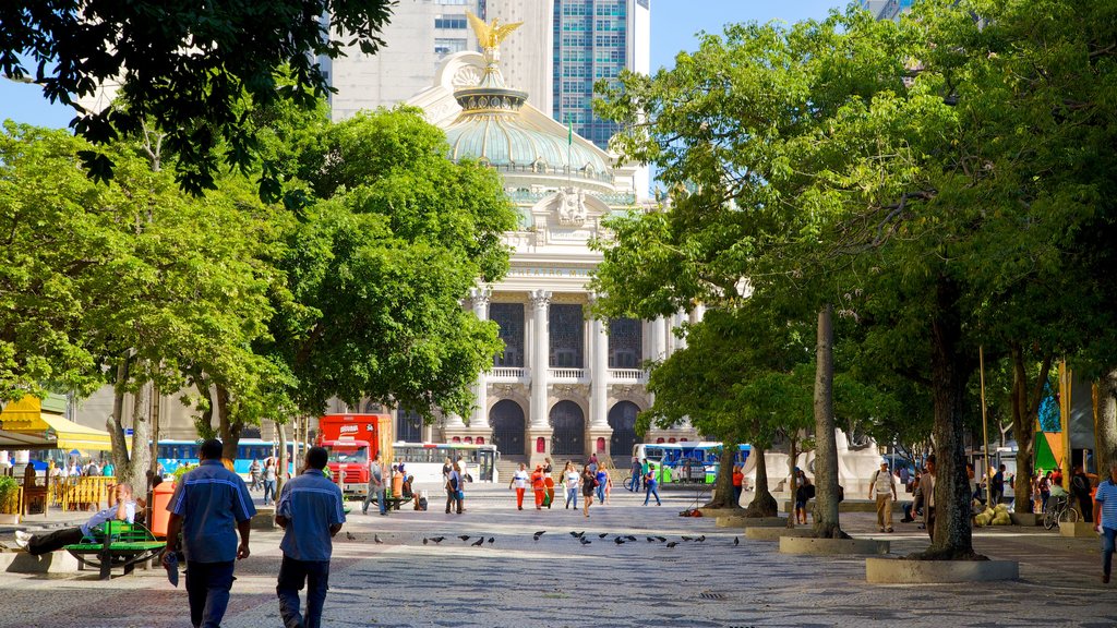 Cinelândia que incluye una plaza