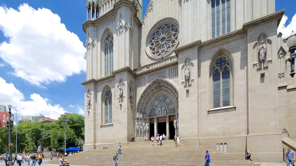 Kathedraal van São Paulo inclusief een kerk of kathedraal, religieuze elementen en historische architectuur