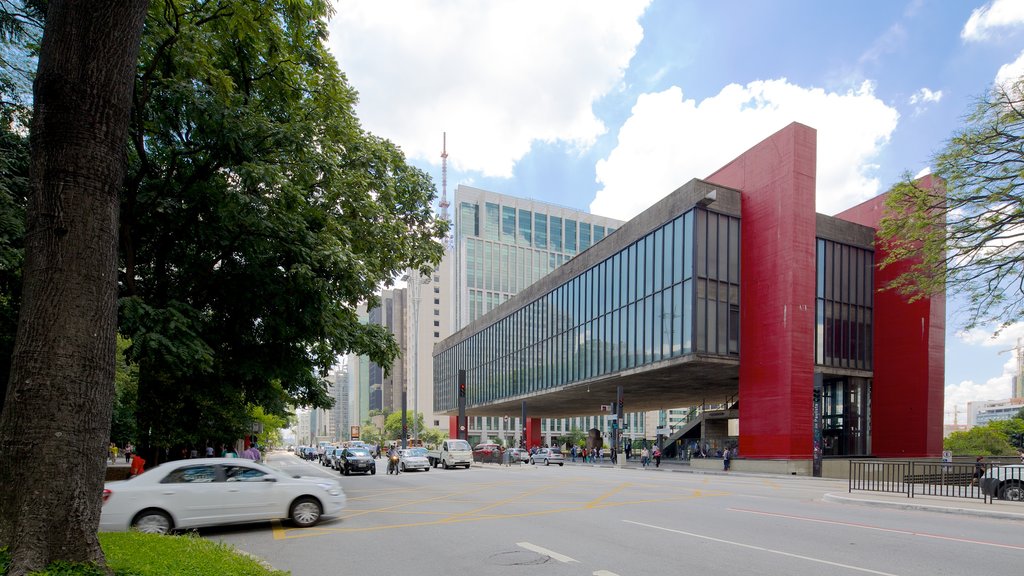 Museu de Arte Moderna bevat een stad, straten en moderne architectuur