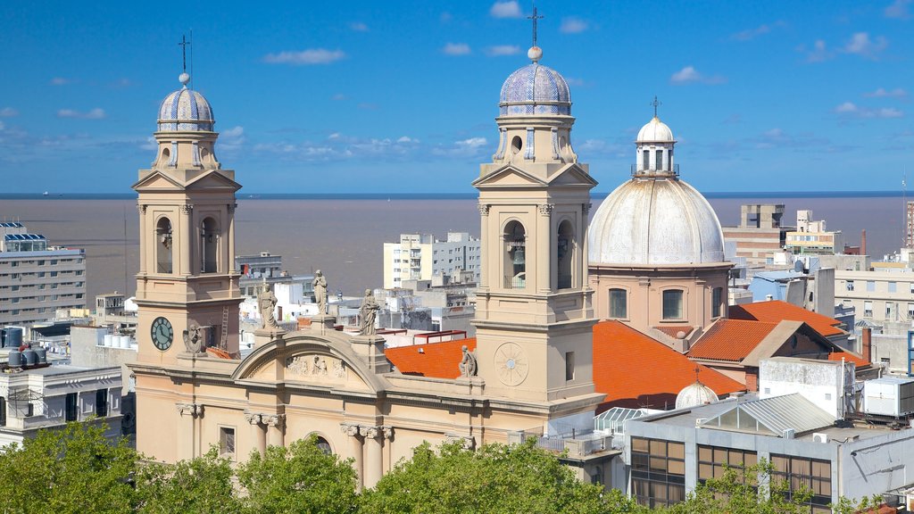 Montevideo Cathedral showing a city, a church or cathedral and religious elements