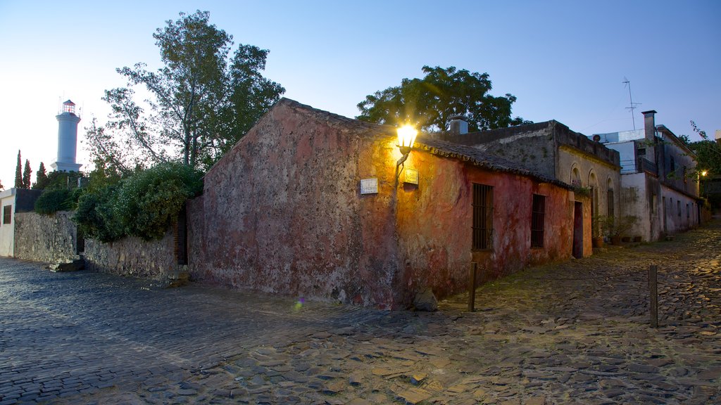 Street of Sighs showing a small town or village, street scenes and a house