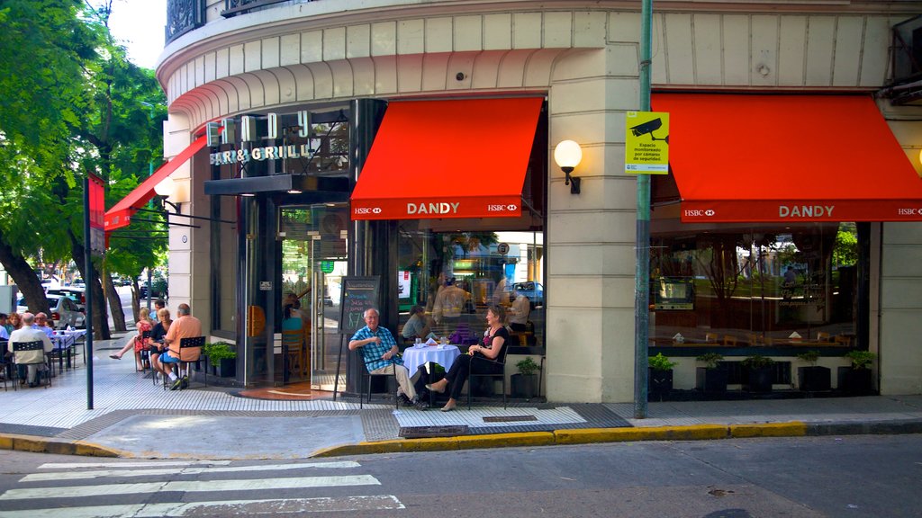 Plaza San Martin which includes café lifestyle, street scenes and outdoor eating