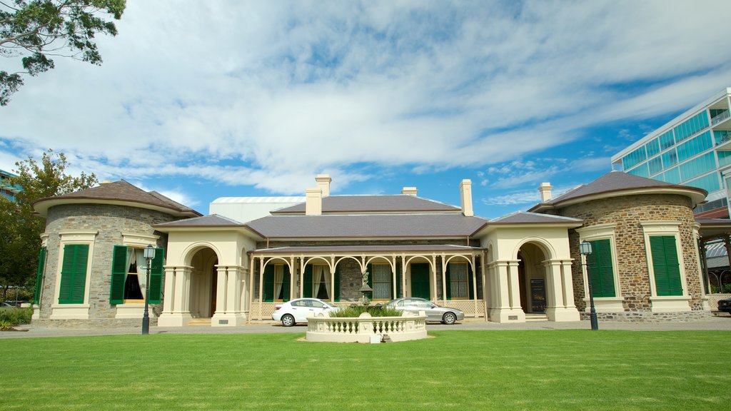 Ayers House Museum showing a house