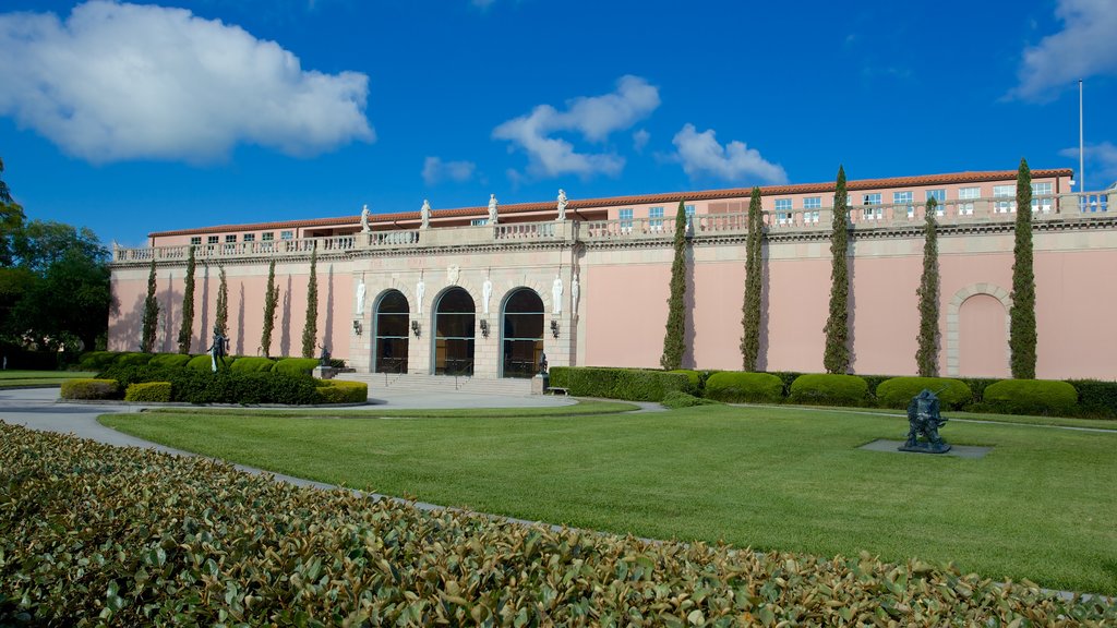 Ringling Museum of Art showing a garden