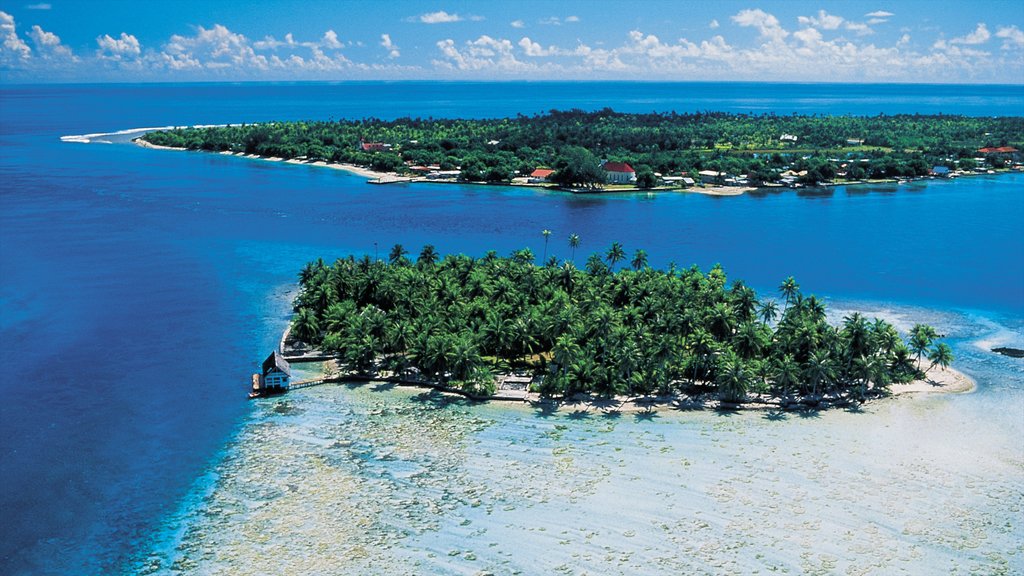 Rangiroa toont tropische uitzichten, eilanden en algemene kustgezichten