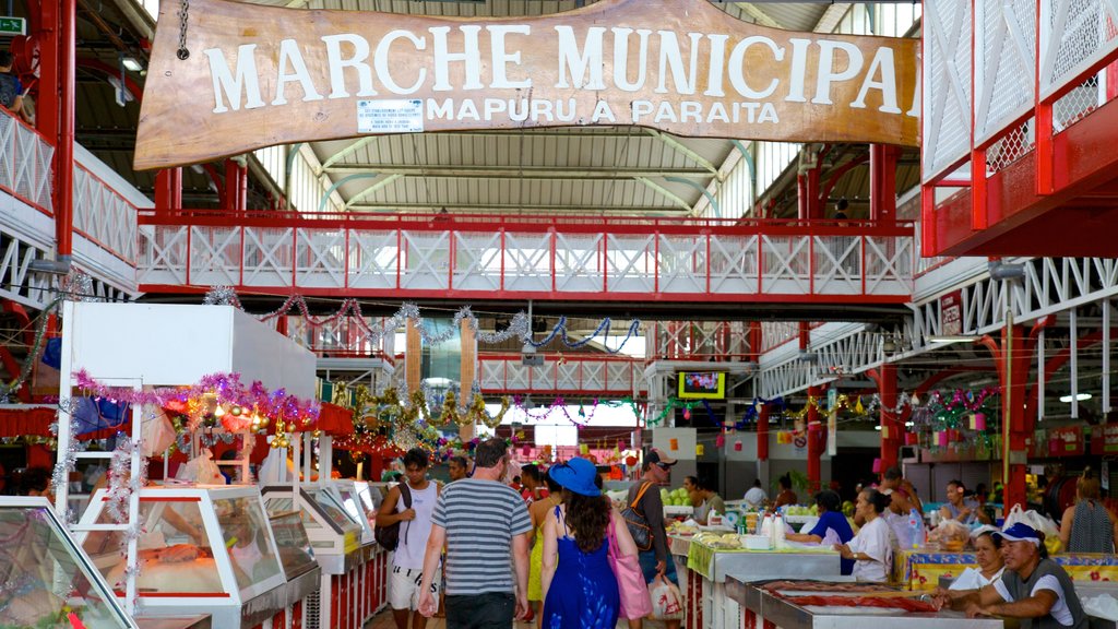 Mercado de Papeete que incluye mercados y señalización