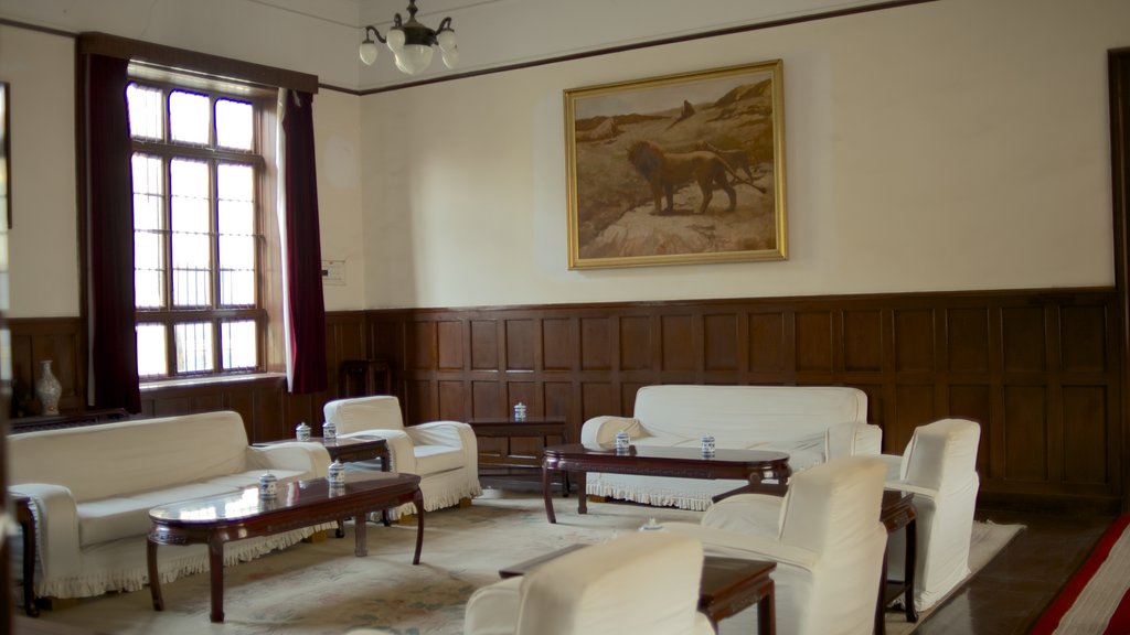 Nanjing Presidential Palace showing interior views and a castle