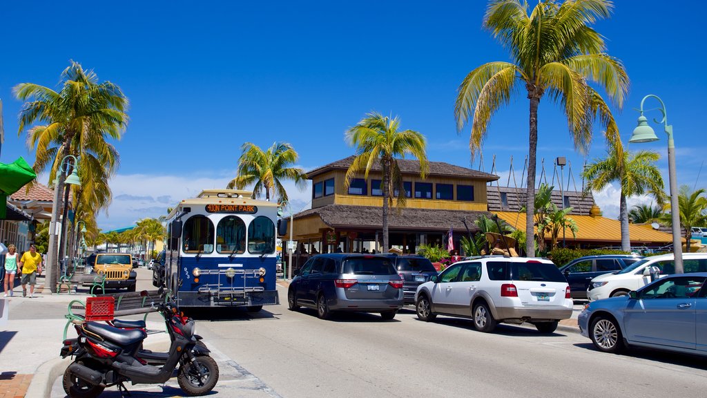 Fort Myers Beach showing tropical scenes and street scenes