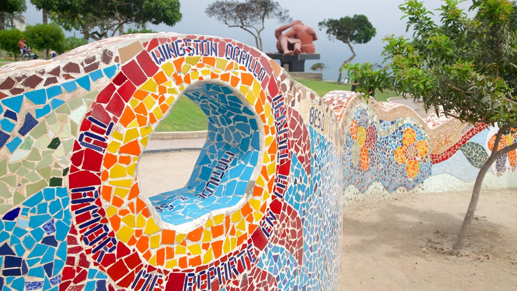 Parque del Amor que incluye arte al aire libre