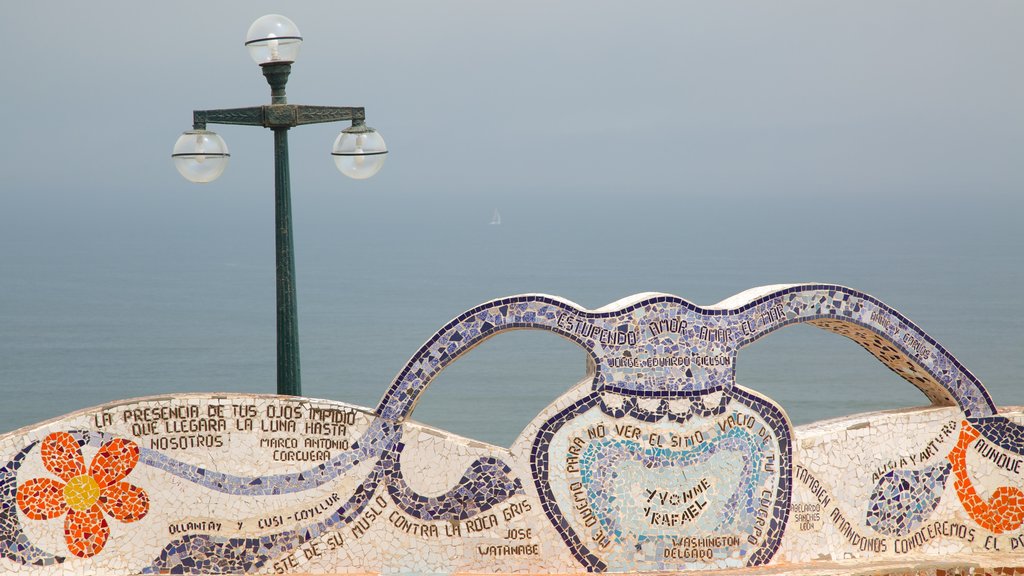 Parque del Amor which includes outdoor art