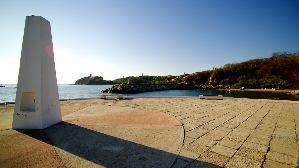 Zaachila Beach featuring general coastal views