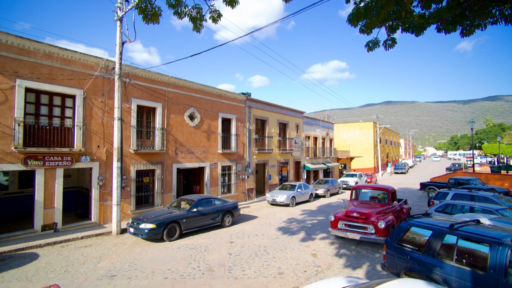 Jalpan de Serra montrant scènes de rue et petite ville ou village