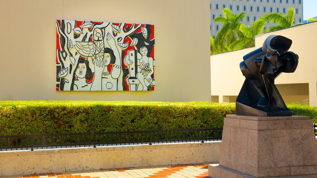 Perez Art Museum Miami mostrando arte ao ar livre e arte