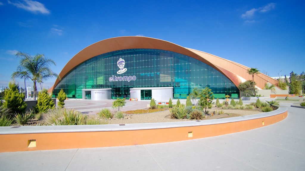 Museo interactivo El Trompo Tijuana ofreciendo arquitectura moderna y una ciudad