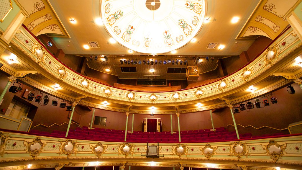 Theatre Royal que incluye vista interna y escenas de teatro