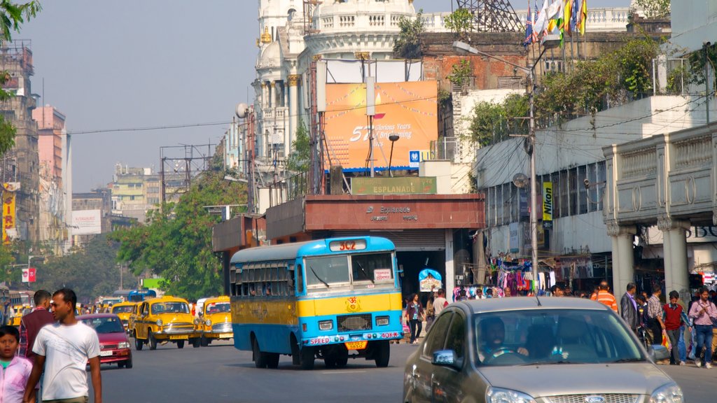 New Market showing street scenes and a city