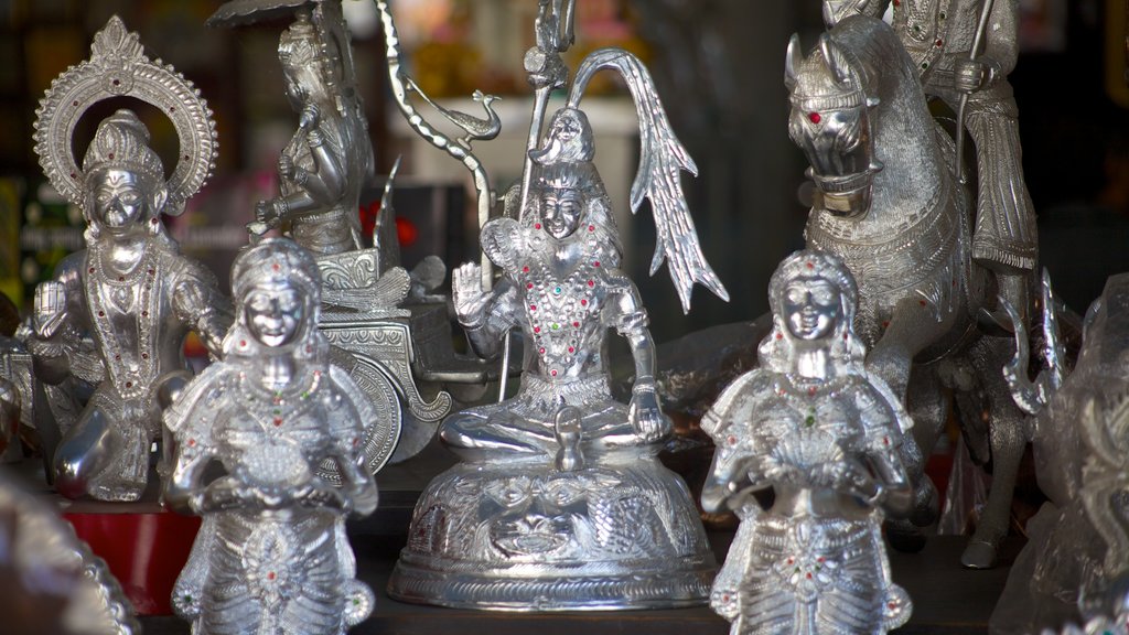 Birla Mandir Temple showing a monument, interior views and religious aspects