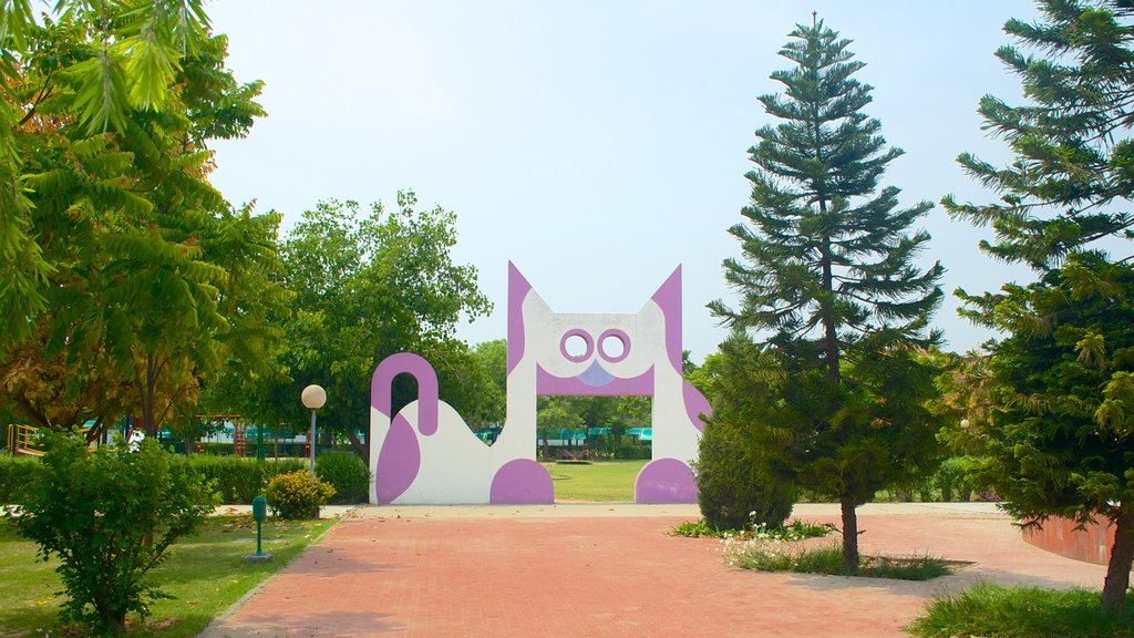 Ciudad de la Ciencia de Pushpa Gujral mostrando arte, jardín y arte al aire libre