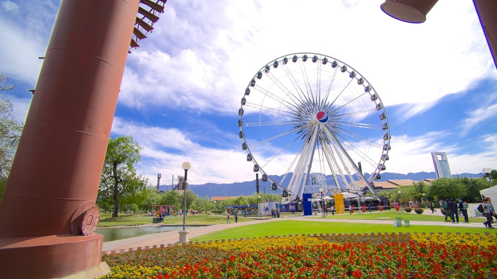 Parque Fundidora ofreciendo paseos y jardín