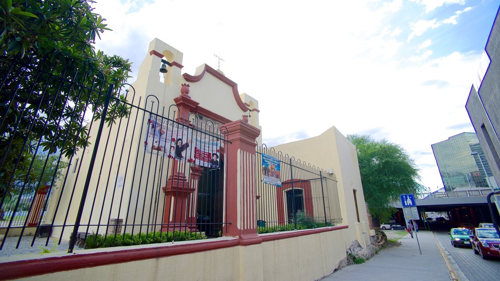 Capilla de los Dulces Nombres showing a church or cathedral, a city and religious aspects