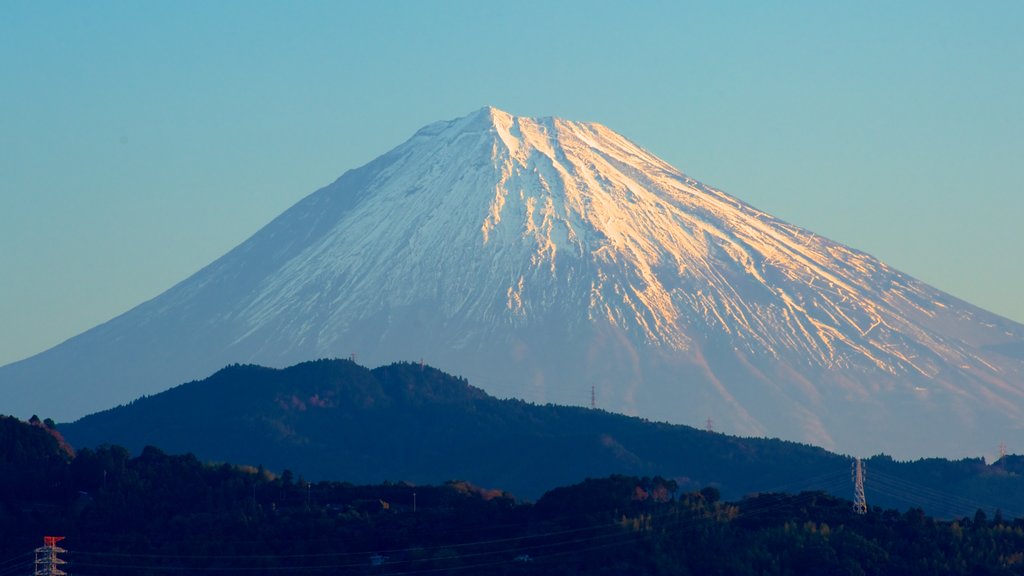 Mount Fuji which includes mountains, landscape views and snow