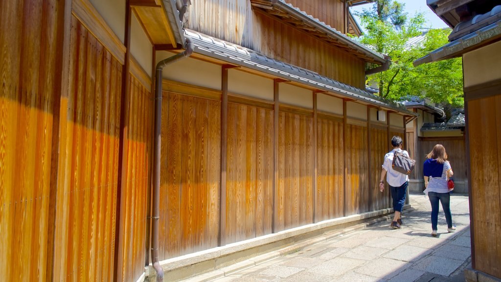 Ishibe Alley welches beinhaltet Straßenszenen sowie Paar