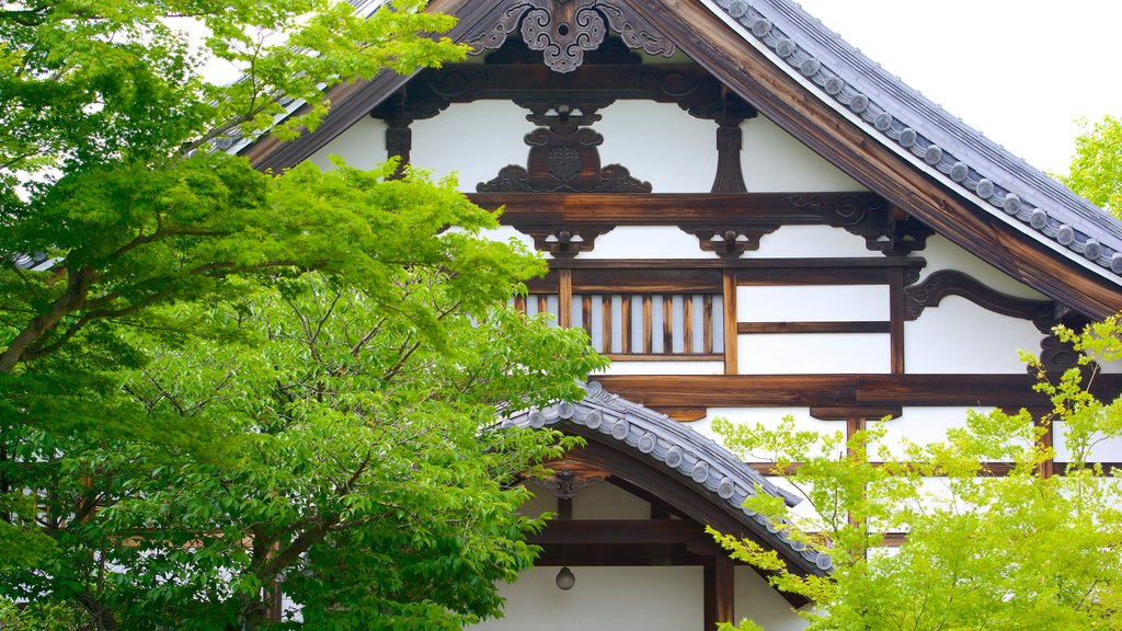 Kodaiji Temple which includes a temple or place of worship and religious elements