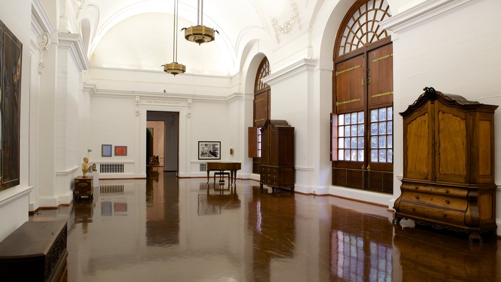 Johannesburg Art Gallery showing interior views