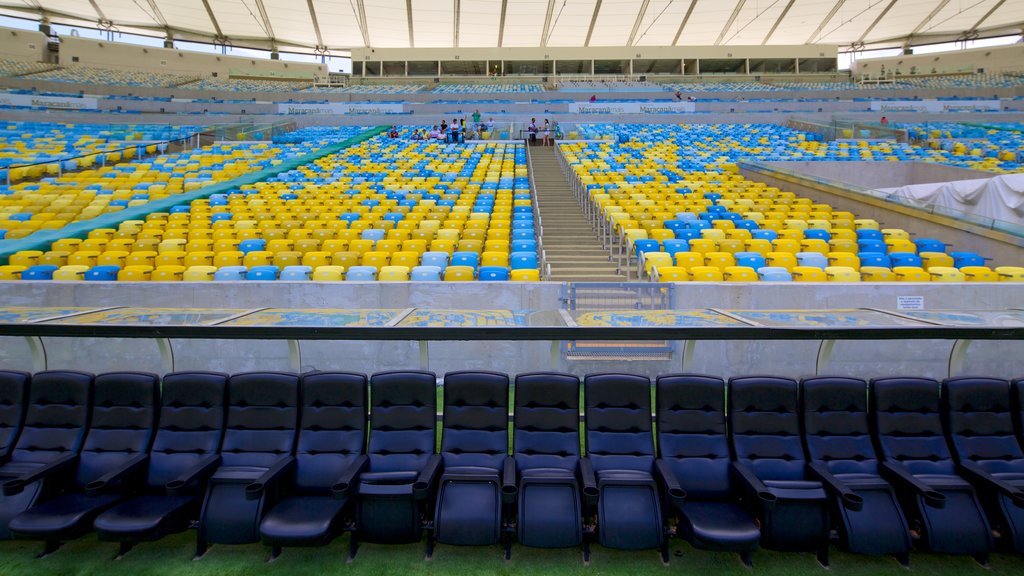 Estadio Maracaná que incluye arquitectura moderna