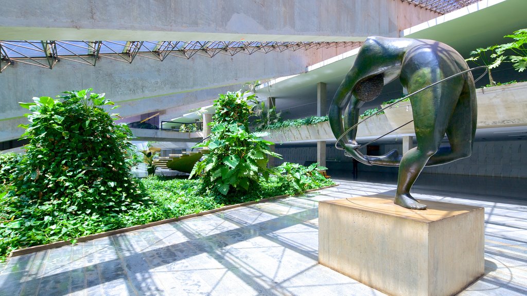 Claudio Santoro Nationale Teater som omfatter en statue eller en skulptur, udendørs kunst og kunst