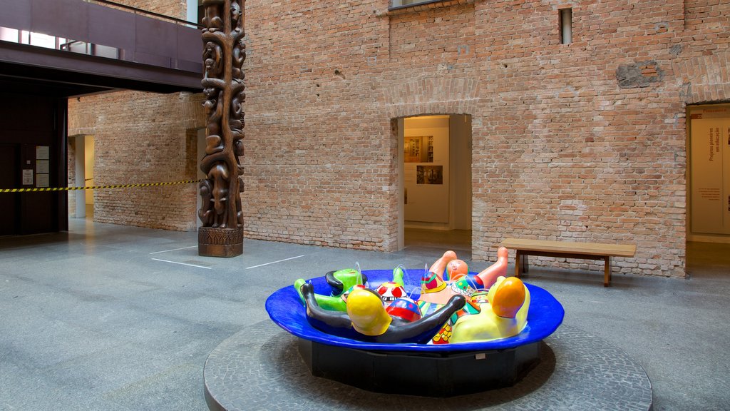 Pinacoteca do Estado featuring art and interior views