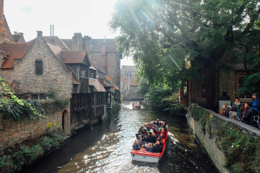 bruges-belgium-boat-tour